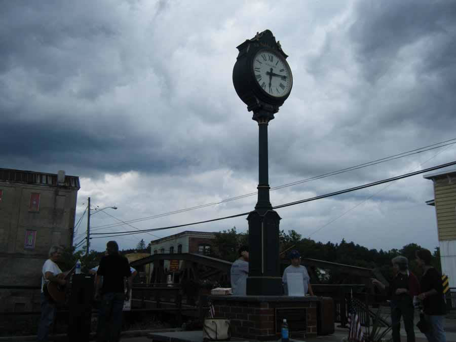 NY - AuSable Forks - The clouds move in